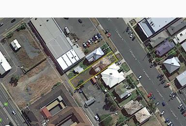 House For Sale - QLD - Rockhampton City - 4700 - Prime CBD Property in Rockhampton – Dual-Zoned with Investment Potential Priced at $399,000  (Image 2)