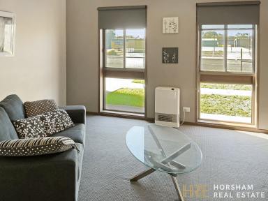 House For Lease - VIC - Horsham - 3400 - A two-bedroom unit in Sunnyside!  (Image 2)