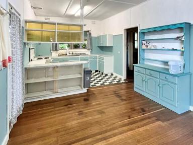 House For Sale - NSW - Kyogle - 2474 - DELIGHTFUL 3-BEDROOM RESIDENCE  (Image 2)