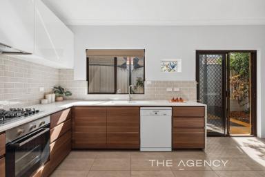 Duplex/Semi-detached For Sale - WA - Joondanna - 6060 - Stylish, Spacious & Superb Location  (Image 2)