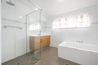 House For Sale - NSW - Grafton - 2460 - BIG, BOLD & BUILT FOR FAMILY LIVING  (Image 2)