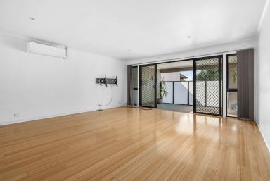 Apartment For Lease - VIC - Mentone - 3194 - LARGE & SPACIOUS | 3 BEDROOM | CONVENIENT LOCATION  (Image 2)