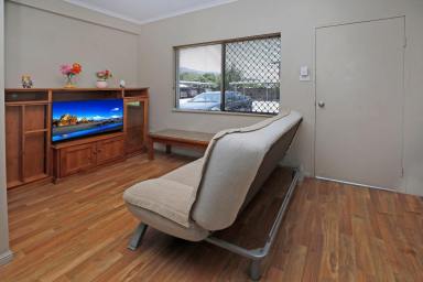 Unit For Lease - QLD - Manunda - 4870 - CONVENIENT LOCATION!  (Image 2)