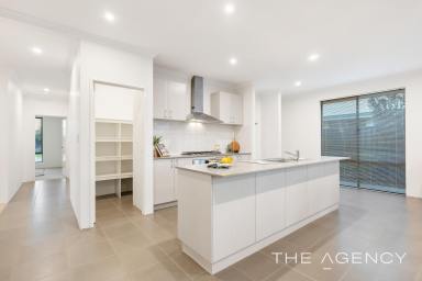 House For Sale - WA - Treeby - 6164 - This Is A Perfect Family Home!  (Image 2)