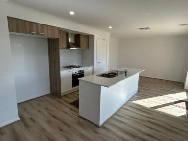 House Leased - VIC - East Bairnsdale - 3875 - NEWLY BUILT FOUR BEDROOM HOME  (Image 2)