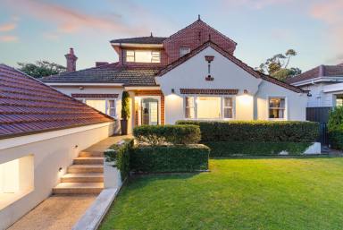 House For Sale - WA - Floreat - 6014 - Fun, Functional, Family Friendly!  (Image 2)
