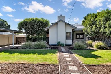House For Sale - VIC - Mildura - 3500 - Charm & Convenience in Central Mildura  (Image 2)