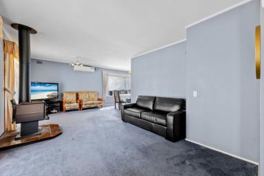 House For Sale - NSW - Bradbury - 2560 - Elevated Family Home with Hilltop Views, Pool, and Dual Living Potential on 983sqm  (Image 2)