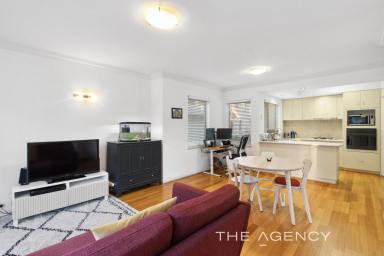 Townhouse For Sale - WA - Leederville - 6007 - Striking Street-Front Townhome in Fabulous Location!  (Image 2)