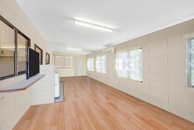 House For Sale - QLD - Bentley Park - 4869 - BLOCK SHED WITH VEHICLE ACCESS  (Image 2)