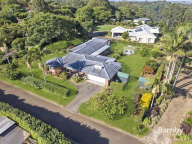 House For Sale - QLD - Mapleton - 4560 - LUXURY HINTERLAND LIVING WITH TRANQUIL SPACE  (Image 2)