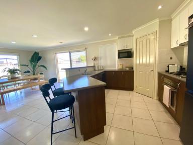 House For Lease - NSW - Moama - 2731 - Stylish 3-Bedroom Brick Veneer Home in a Quiet Neighbourhood  (Image 2)