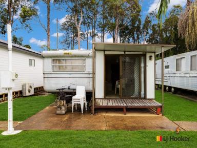 House For Sale - NSW - Batehaven - 2536 - "Exclusive Shareholder Opportunity: Beachfront Community Living with Caravan & Annexure Included"  (Image 2)