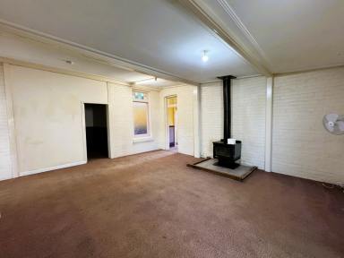 House For Sale - NSW - Inverell - 2360 - Renovators Delight  (Image 2)
