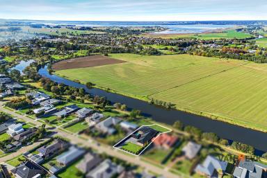 House For Sale - VIC - Eastwood - 3875 - Stunning Mitchell River Backwater Retreat Minutes from Bairnsdale CBD  (Image 2)