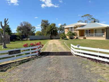 House For Sale - NSW - Moree - 2400 - HUGE FAMILY HOME- AFFORDABLE ACREAGE  (Image 2)