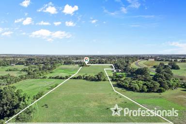 Mixed Farming For Sale - WA - Burekup - 6227 - Country Lifestyle in A Peaceful, Picturesque Location on 8.90 Hectares!  (Image 2)