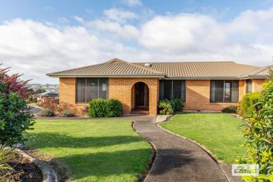 House For Sale - TAS - West Ulverstone - 7315 - QUALITY BUILT HOME WITH RURAL VIEWS  (Image 2)