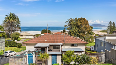 House For Lease - NSW - Gerroa - 2534 - Furnished 2 Bedroom House Moments from the Beach  (Image 2)