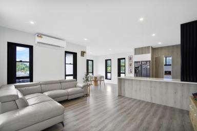 House For Sale - NSW - Unanderra - 2526 - Impressive Family Home + DA Approval for Second Dwelling!  (Image 2)