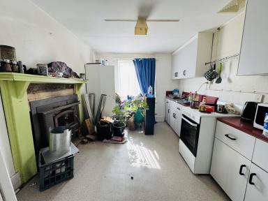 House For Sale - TAS - Zeehan - 7469 - Affordable fixer-upper on Main Street  (Image 2)