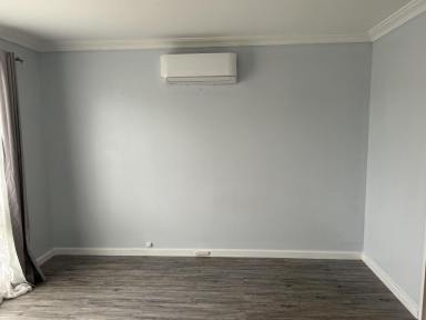 House For Sale - WA - Hillman - 6168 - 4 bed Family Home w lge workshop  (Image 2)