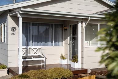 House For Sale - TAS - Beauty Point - 7270 - A Little Favourite on Flinders!  (Image 2)