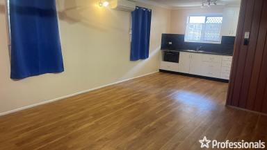 Unit For Sale - QLD - East Mackay - 4740 - Charming Unit in East Mackay!  (Image 2)