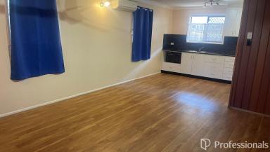 Unit For Sale - QLD - East Mackay - 4740 - Charming Unit in East Mackay!  (Image 2)