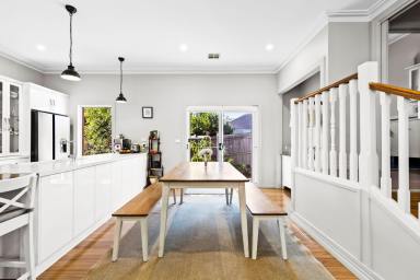 House For Sale - VIC - Quarry Hill - 3550 - Luxury Living in the Heart of Bendigo  (Image 2)