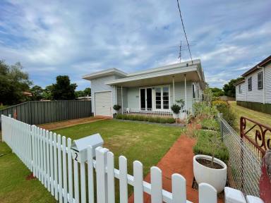House For Lease - QLD - Newtown - 4350 - Quaint 3 Bedroom Home  (Image 2)