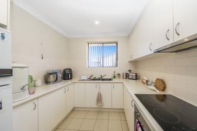 Unit For Sale - NSW - Tumut - 2720 - Capper Unit!  (Image 2)