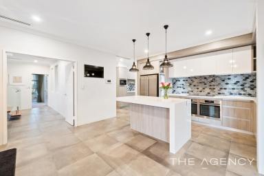 House For Sale - WA - Treeby - 6164 - Absolutely Magnificent!  (Image 2)