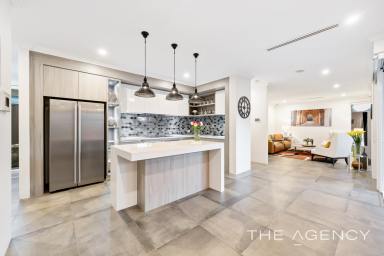 House For Sale - WA - Treeby - 6164 - Absolutely Magnificent!  (Image 2)