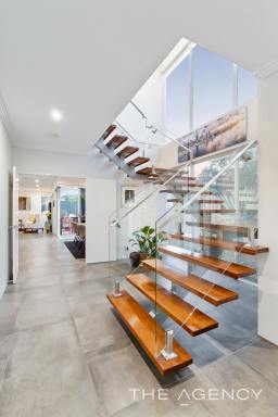 House For Sale - WA - Treeby - 6164 - Absolutely Magnificent!  (Image 2)