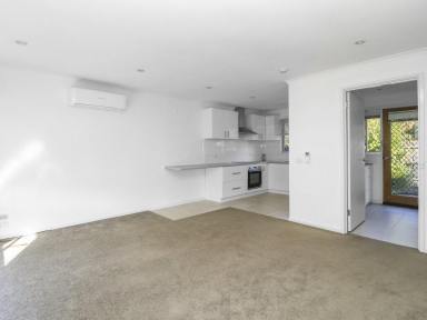 Unit Sold - VIC - Bairnsdale - 3875 - QUIET, BRIGHT & BEAUTIFULLY UPDATED  (Image 2)