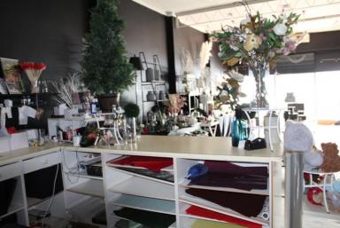 Retail For Sale - VIC - Hamilton - 3300 - CBD Opportunity  (Image 2)