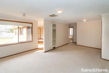 House For Lease - NSW - Estella - 2650 - SPACE FOR THE WHOLE FAMILY  (Image 2)