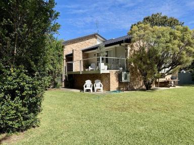 Townhouse For Sale - NSW - Moree - 2400 - Stylish Townhouse in Prime Location  (Image 2)