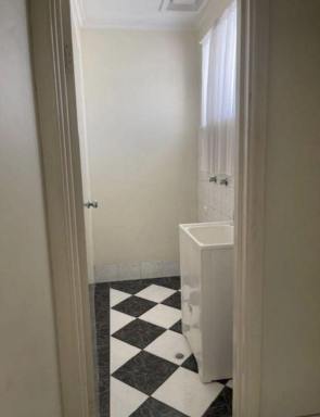 Unit For Lease - SA - Woodville West - 5011 - Spacious 3-Bedroom Upstairs Unit in Prime Woodville West Location  (Image 2)