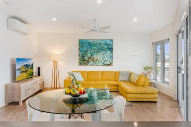 Townhouse For Sale - QLD - Tewantin - 4565 - Stylish Tewantin Townhouse - Luxury Living Just a Short Walk to the River  (Image 2)