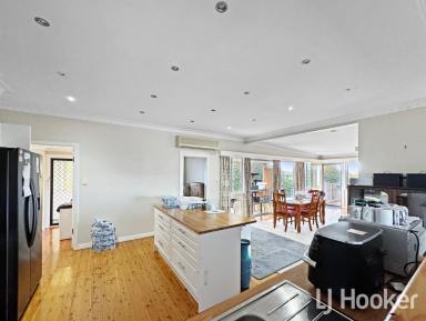 House For Sale - NSW - Inverell - 2360 - Solid Family Home in Prime Ross Hill Location  (Image 2)