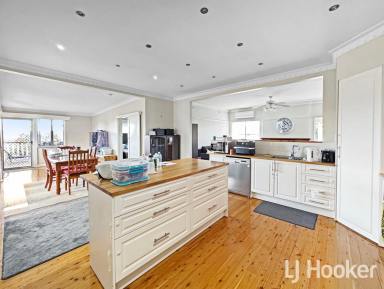 House For Sale - NSW - Inverell - 2360 - Solid Family Home in Prime Ross Hill Location  (Image 2)