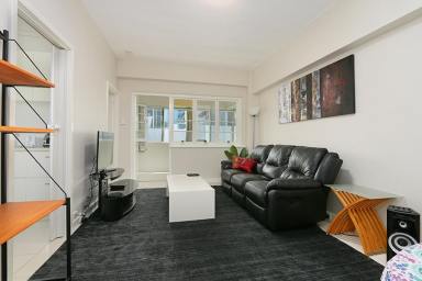 Apartment For Lease - WA - East Perth - 6004 - 2 BEDROOM APARTMENT - CITY LIVING !  (Image 2)