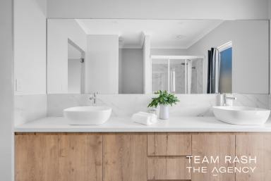 House For Sale - WA - Wanneroo - 6065 - MODERN LUXURY MEETS FAMILY LIVING  (Image 2)