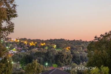 House For Sale - WA - Jane Brook - 6056 - Distinctive & Classy With Gorgeous Views  (Image 2)