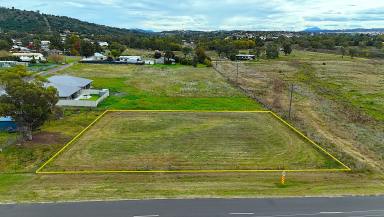 Residential Block For Sale - NSW - Quirindi - 2343 - LARGE RESIDENTIAL BLOCK  (Image 2)