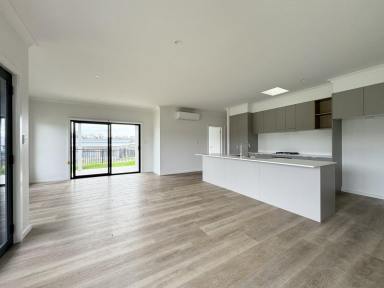 Unit For Lease - NSW - Old Bar - 2430 - Stylishly designed three bedroom duplex with elevated views.  (Image 2)