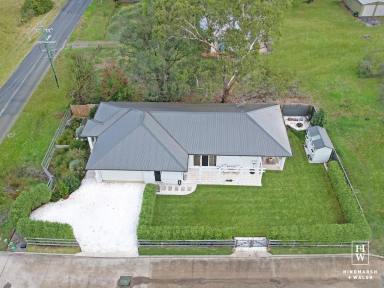 House For Sale - NSW - Bundanoon - 2578 - Sun Soaked Family Home.  (Image 2)