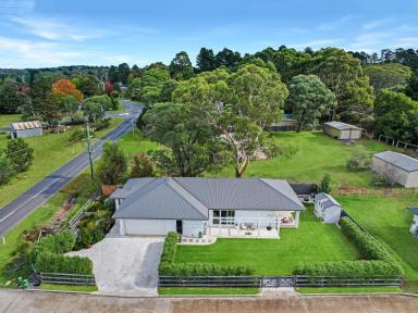 House For Sale - NSW - Bundanoon - 2578 - Superb Value In a Near-new, Beautifully Appointed Home.  (Image 2)